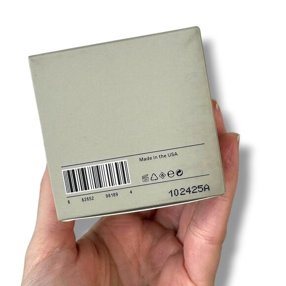 Salt & Stone NIB Unisex Santal & Vetiver Infused Hydrating Skincare Body Mist - Picture 8 of 10